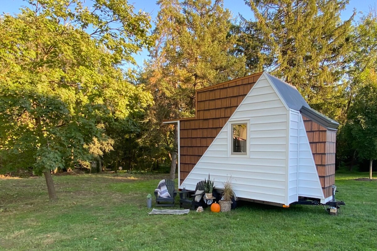 Micro House On Wheels Boasts Skylight Shower And Glass Roof Loft Bedroom