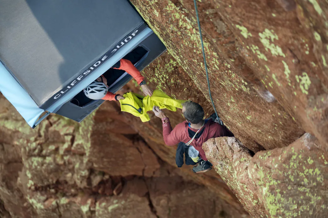 37.5 Technology goes to extremes to advertise its fabric