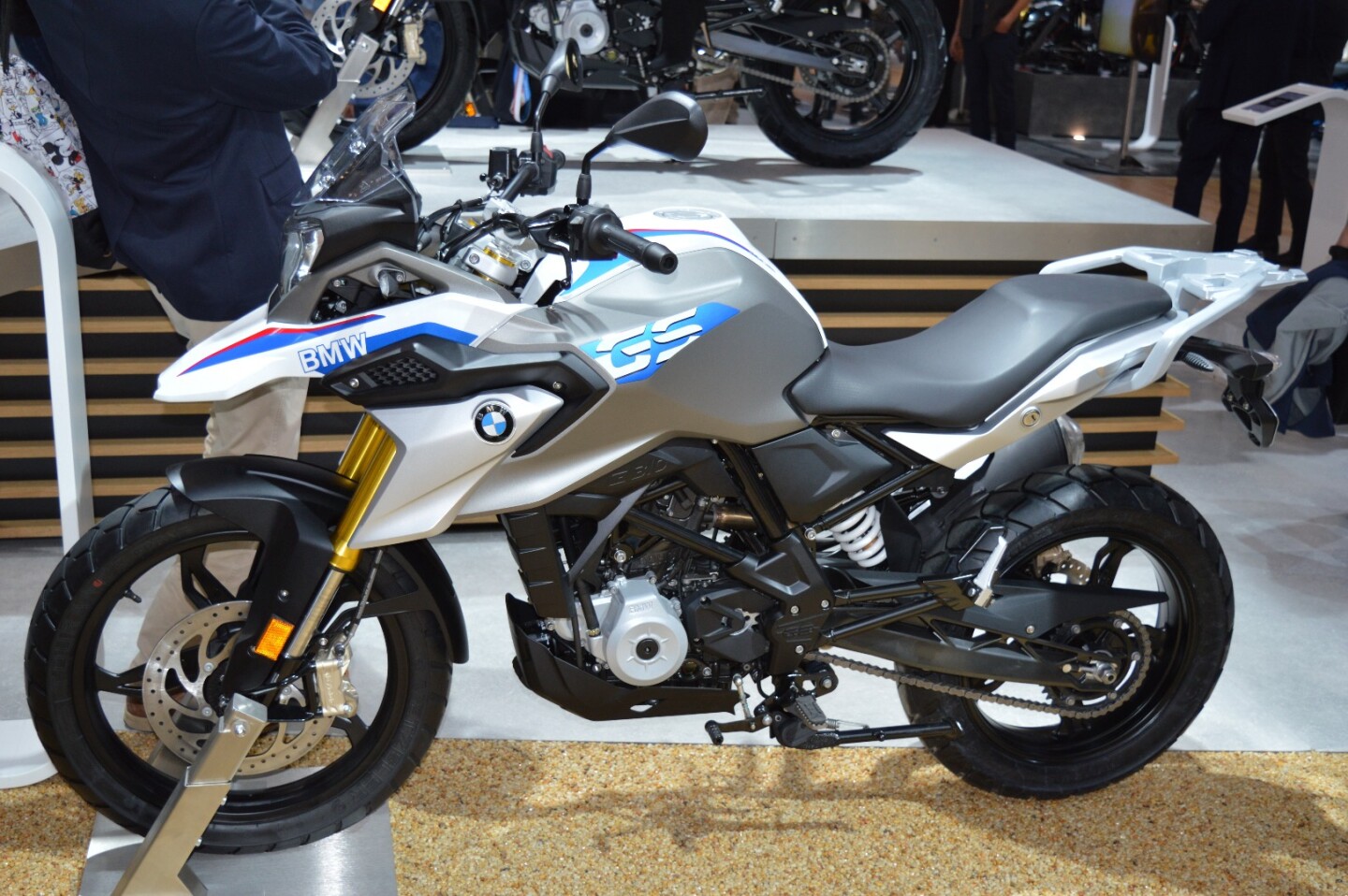 Bmw g310gs и g310r отличия