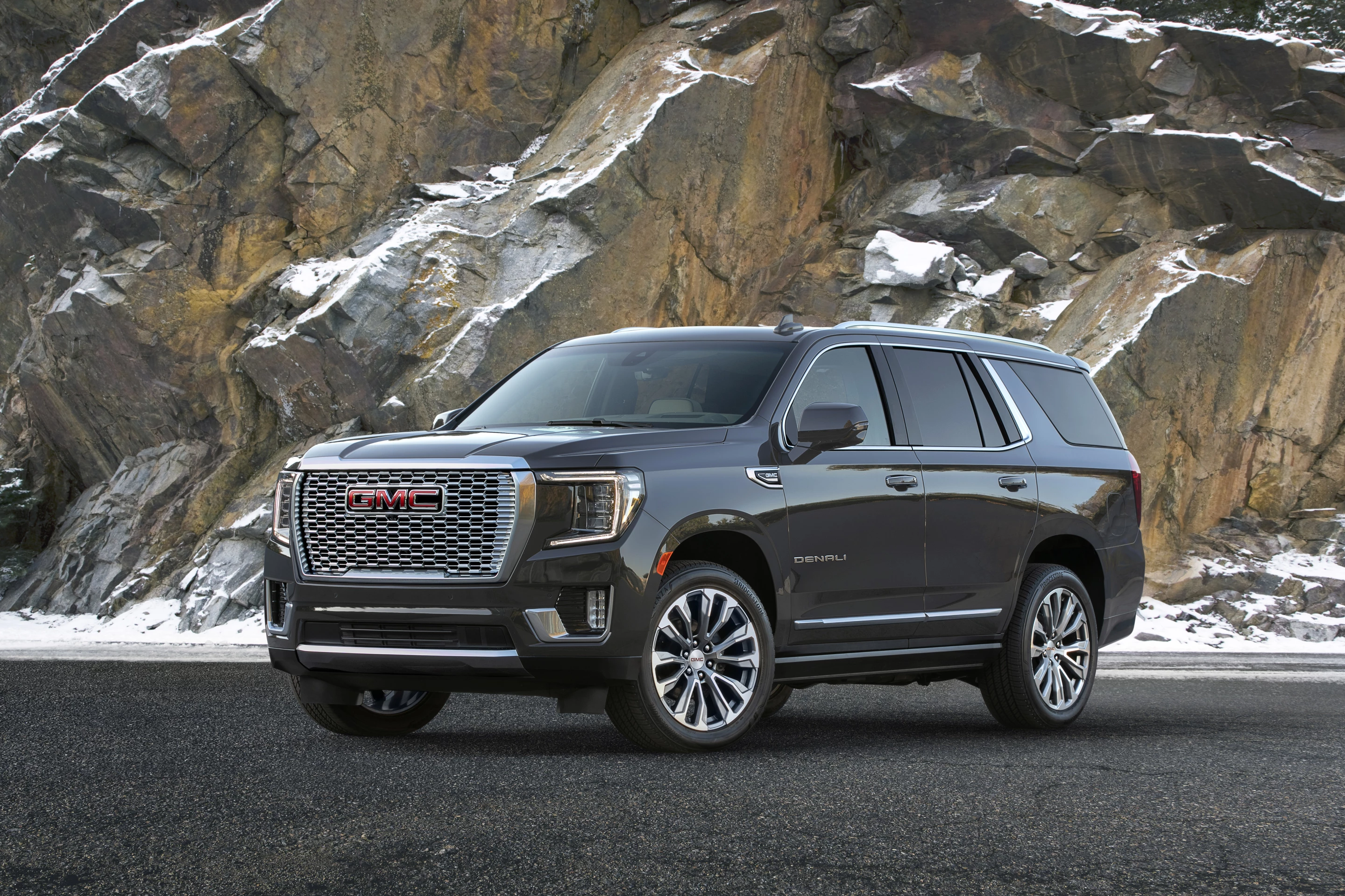 The new GMC Yukon features a bigger size, more space, and a lot of engineering