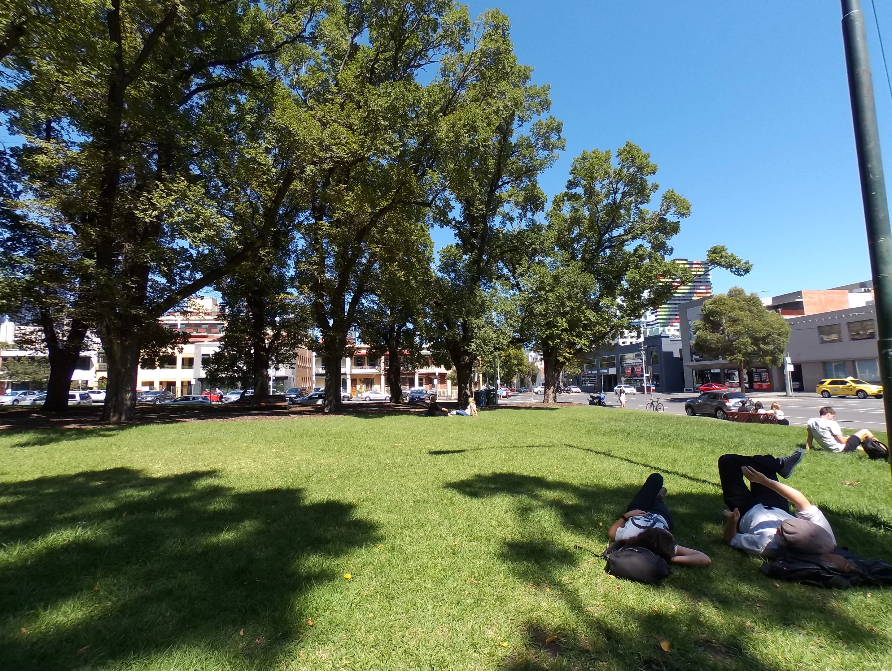 Equipped f2.8 wide angle lens and a 1/2.3 in CMOS sensor, RE snaps photos at 16-megapixels at an aspect ratio of 4:3, 12-megapixels at 16:9 and 8.3-megapixels at 16:9 (Photo: Nick Lavars/Gizmag.com)