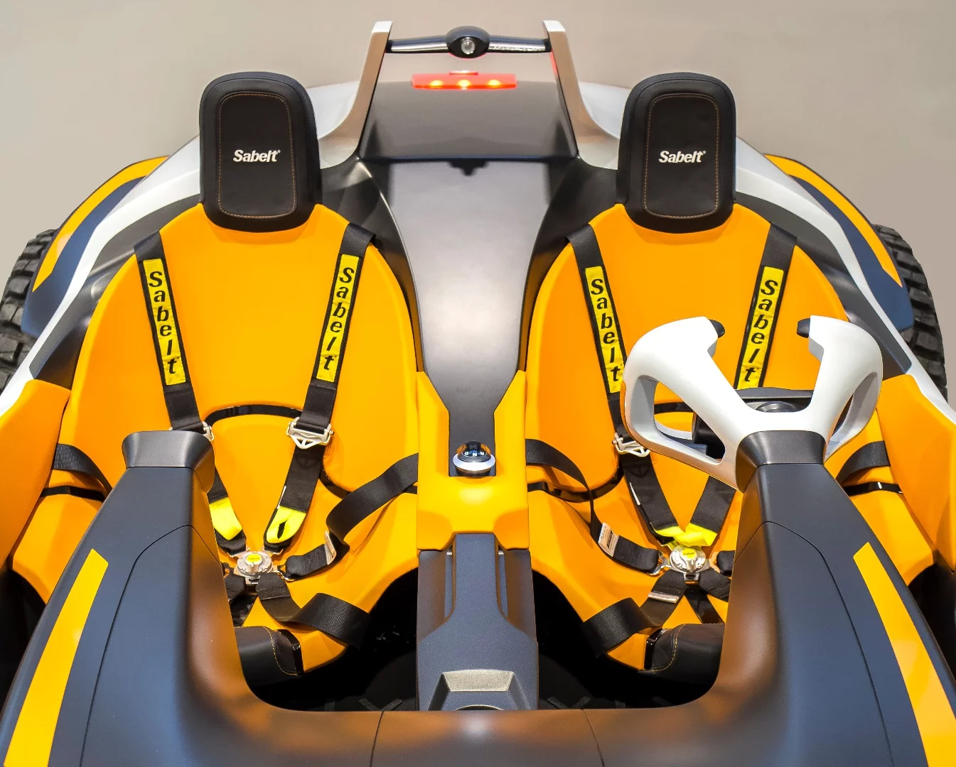 Hyundai Kite: twin seat action in dune buggy mode... But where do the seats go when you turn it into a jet ski?