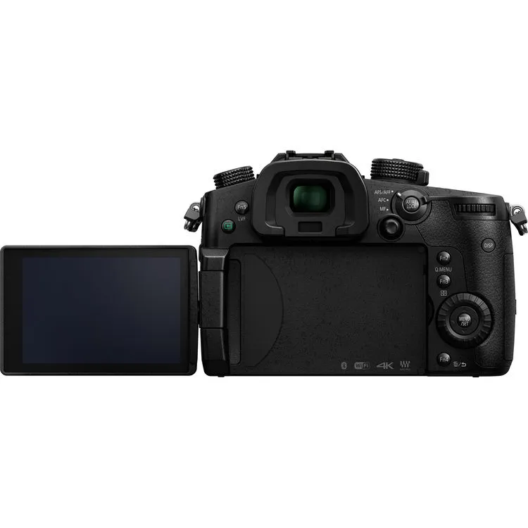 Panasonic GH5: articulating screen is terrific for catching unusual angles