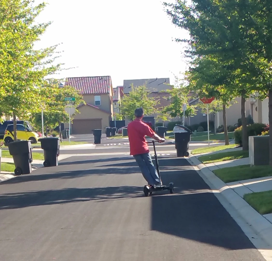 Steer the CycleBoard by leaning into the direction of the turn