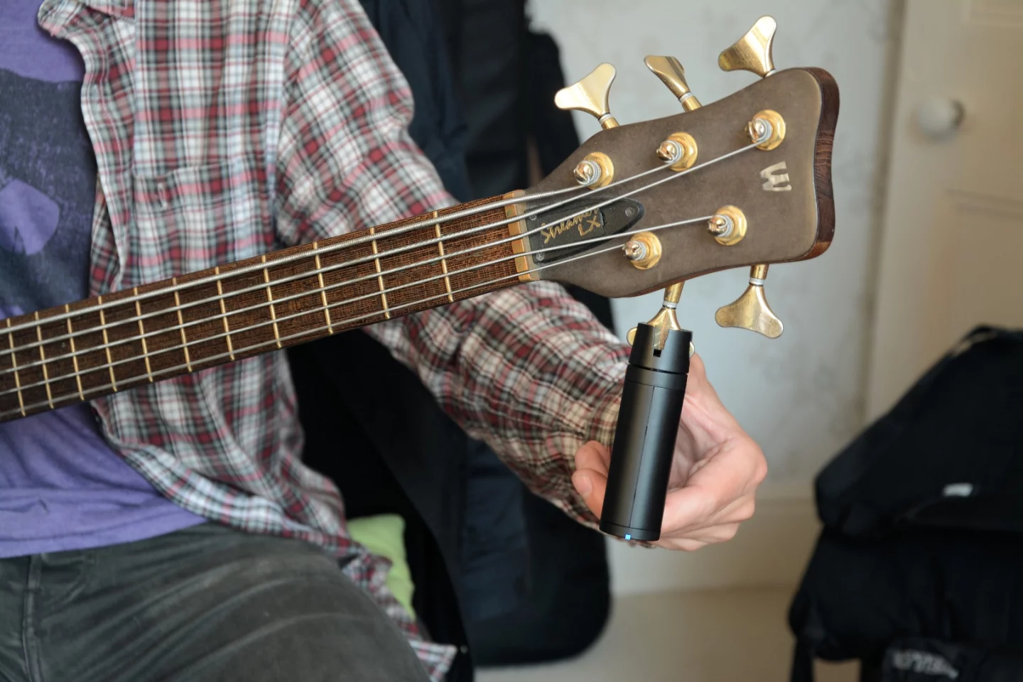 The Roadie Bass proved a little awkward to grip when tuning the lower pegs of a 3 + 2 configuration