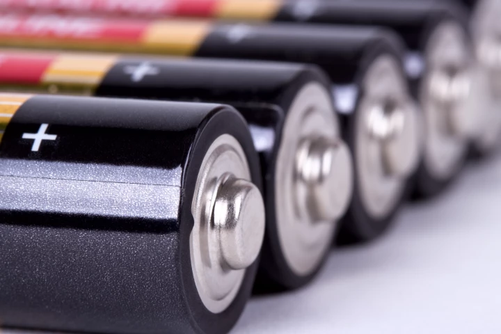 Scientists have used etched silicon nanoparticles in the anode of a next-generation lithium-ion battery (Photo: Shutterstock)