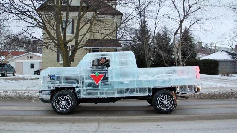 The ice truck was disassembled then reassembled after the commercial shoot in order to drive 1.6 km in an attempt to break a new category Guinness world record