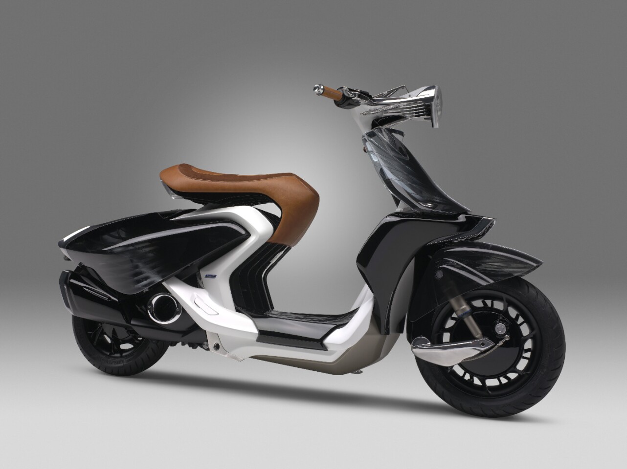 At first glance the Yamaha 04Gen looks like a stylish, yet typical scooter