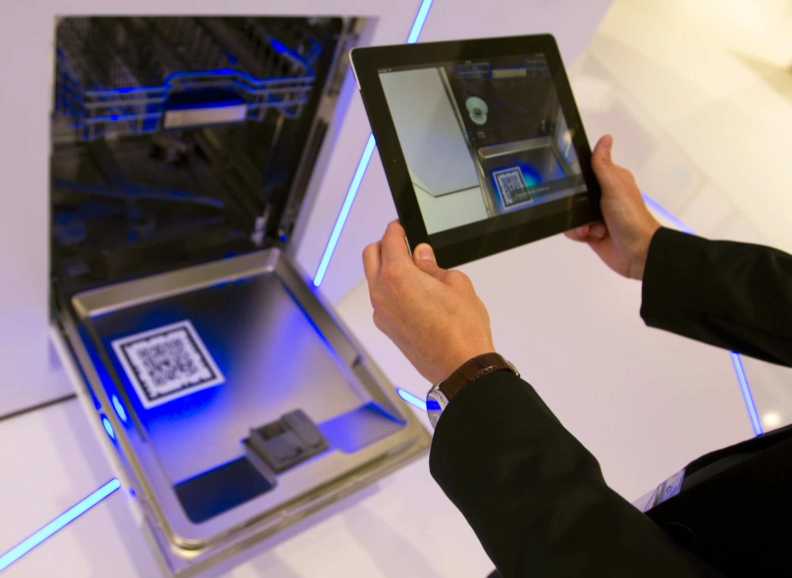 Siemen's app gives AR instructions on how to refill the salt in the dishwasher