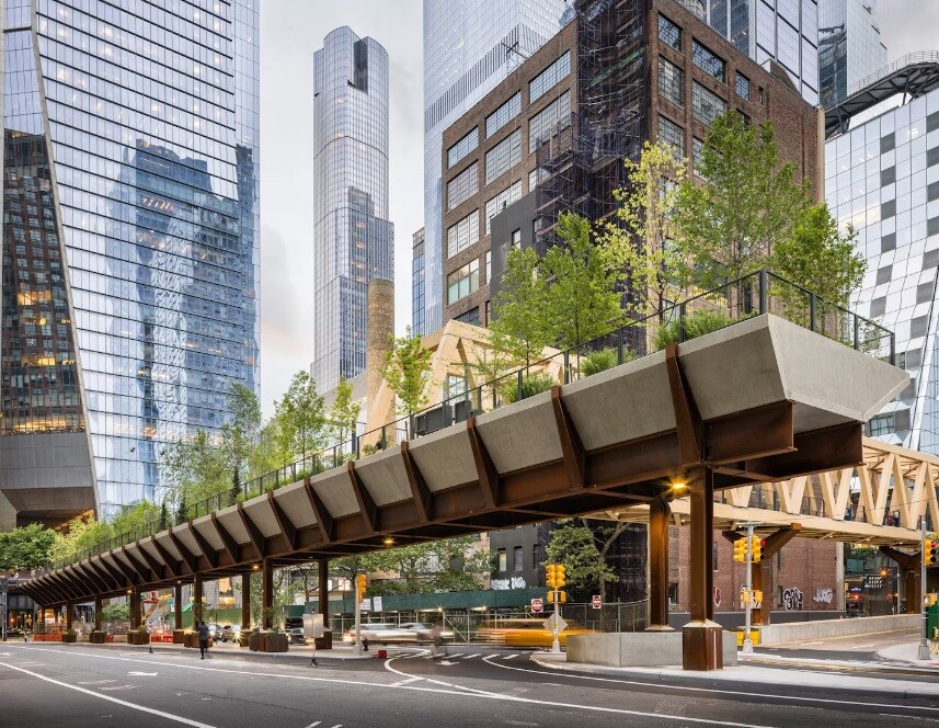 The High Line – Moynihan Connector in New York, a collaborative effort led by Skidmore, Owings & Merrill and Field Operations