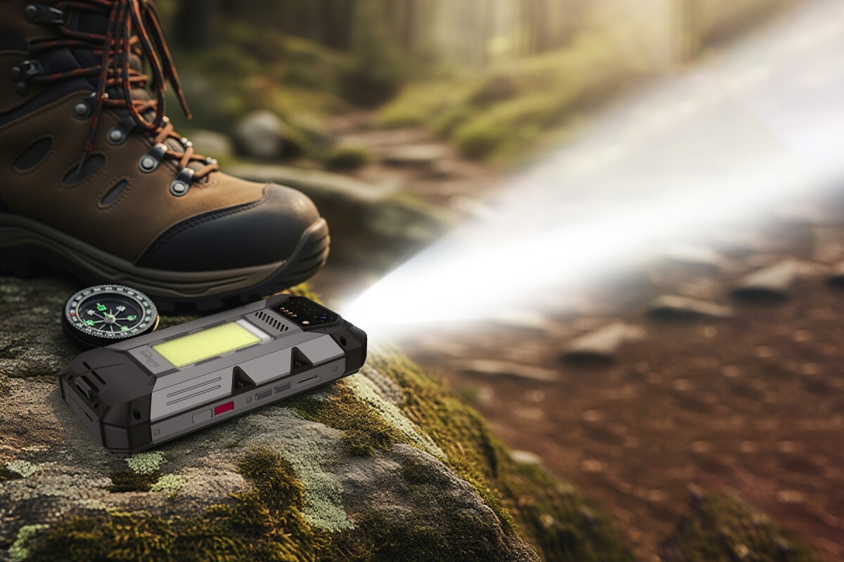 Dual-light adventure phone punches more than 650 ft into the darkness