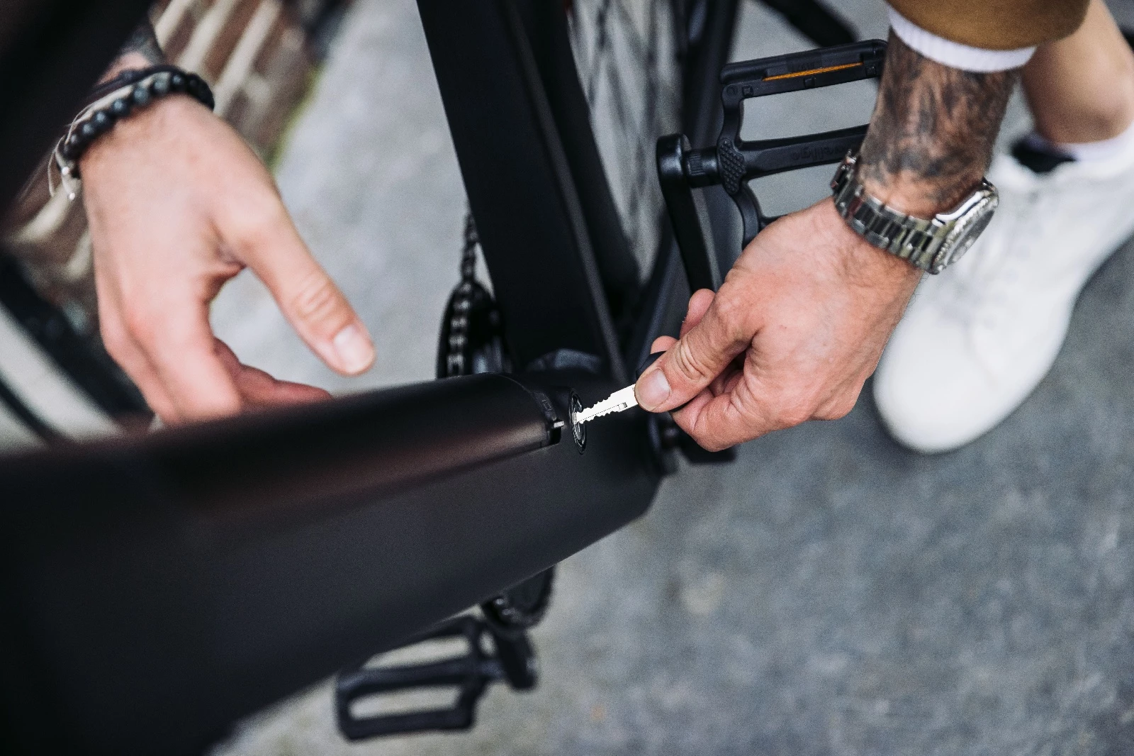 The downtube battery unit is removable and lockable, with the Base model getting a 10-Ah pack while the Boost gets a 14-Ah