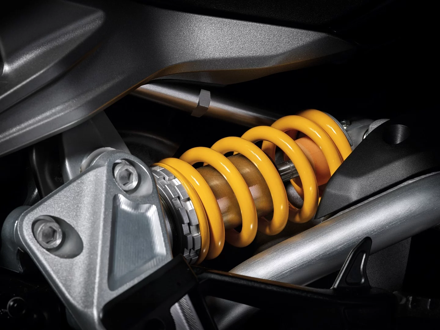 Ducati XDiavel S: the XDiavel's rear shock is adjustable for preload and rebound, the Diavel gets compression adjustment too.