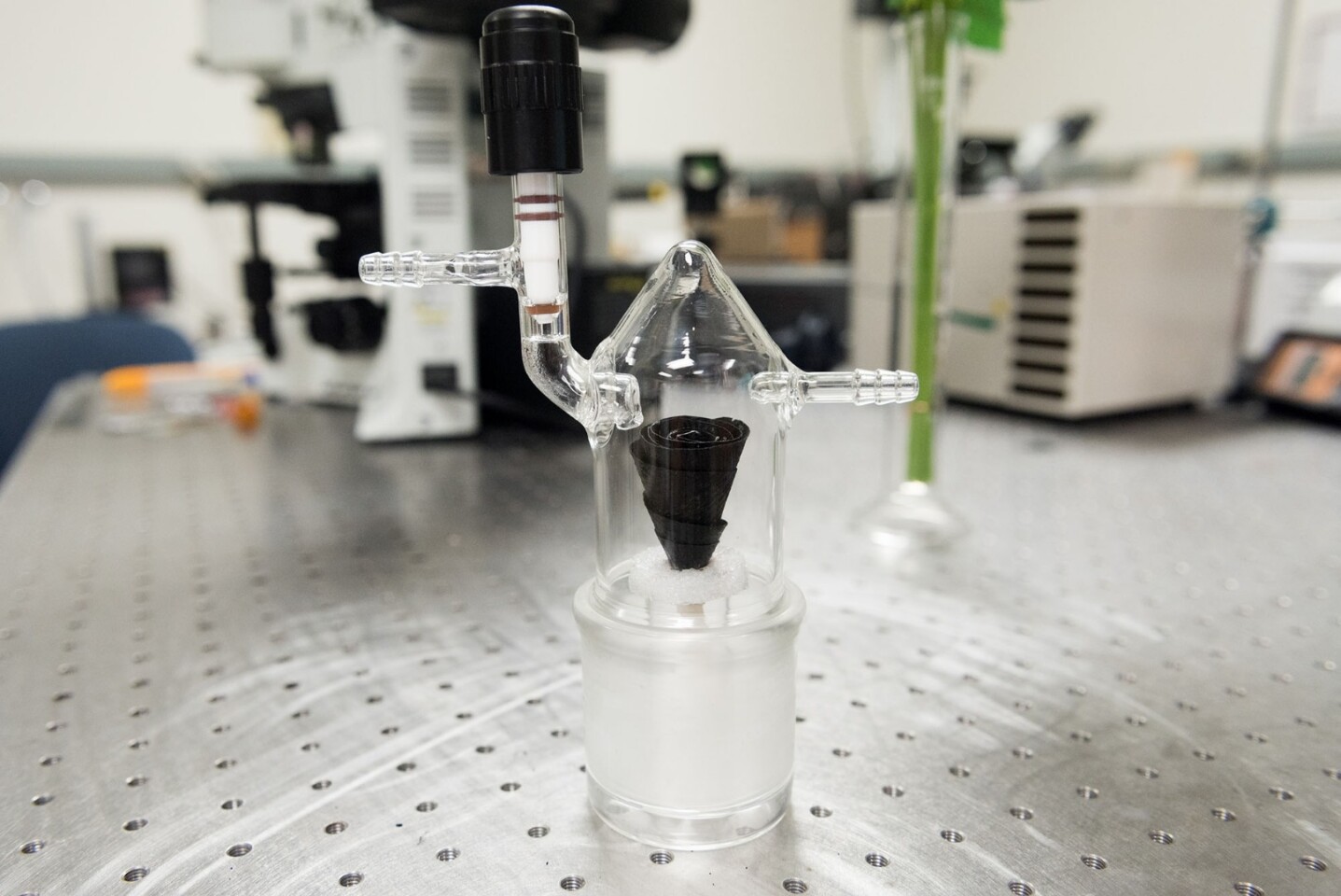 The rose-shaped solar steaming device is capable of producing over half a US gallon (1.9 liters) of purified water per hour, per square meter (10.7 sq ft) of material