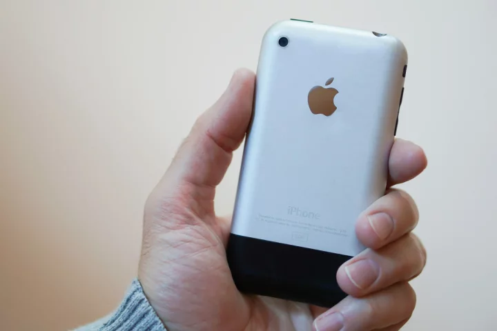 As we start our own new chapter, New Atlas takes a look back at the biggest mobile tech and gaming innovations from the last 16 years