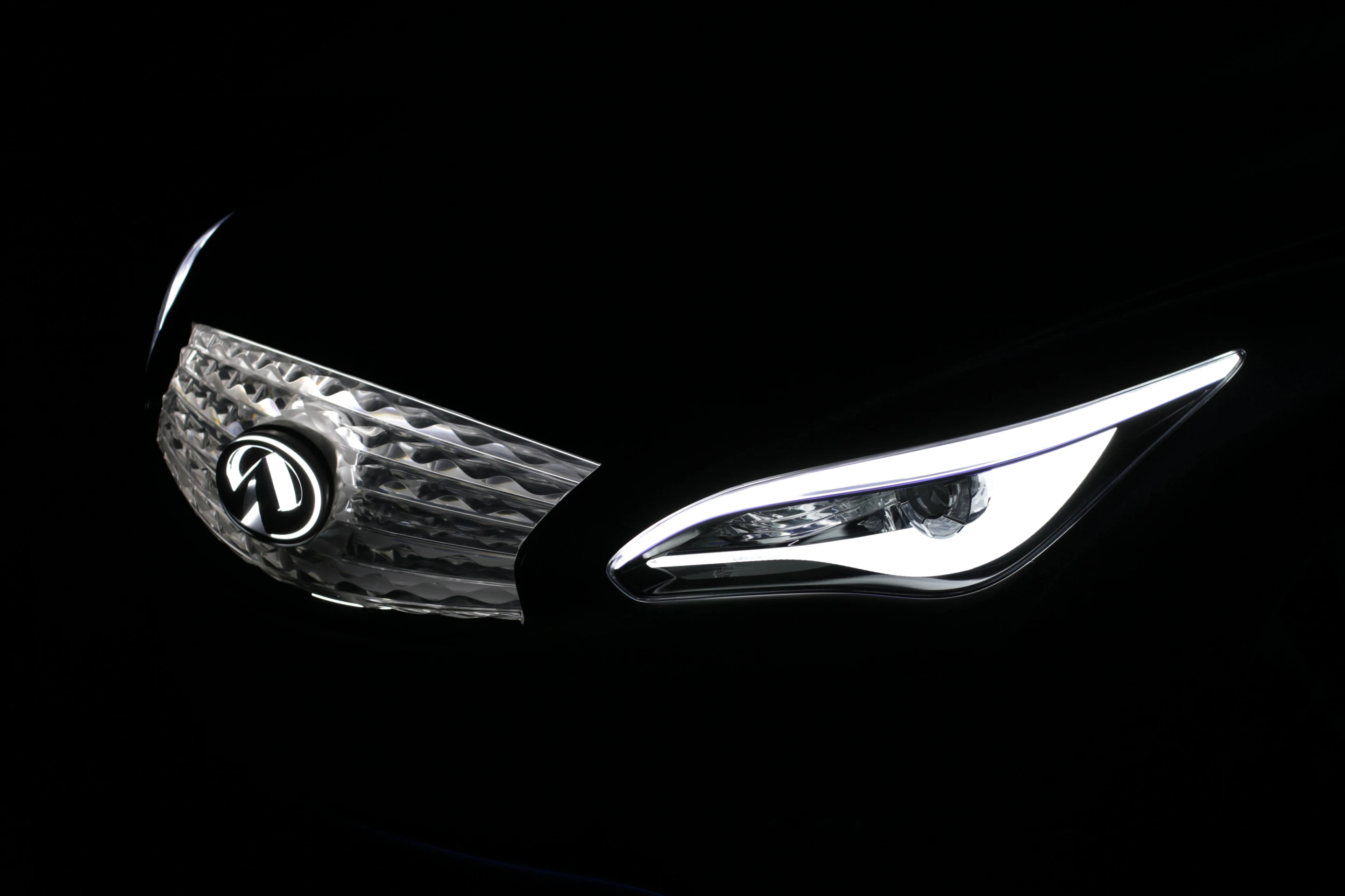 The LE concept takes some cues from the Essence and Emerg-E concepts
