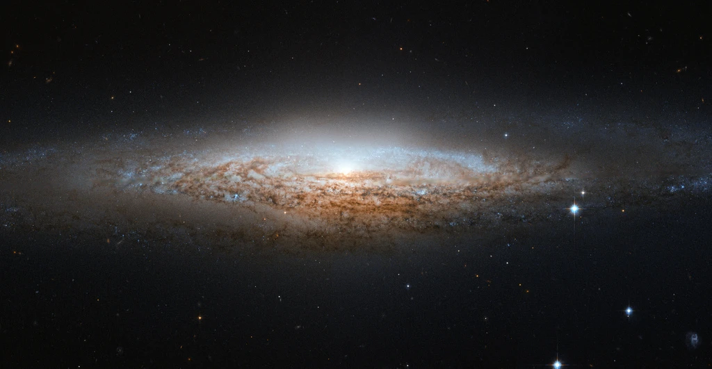 March 26, 2012: Hubble Space Telescope captures the spiral galaxy NGC 2683, seen almost edge-on (Image: ESA/Hubble & NASA)