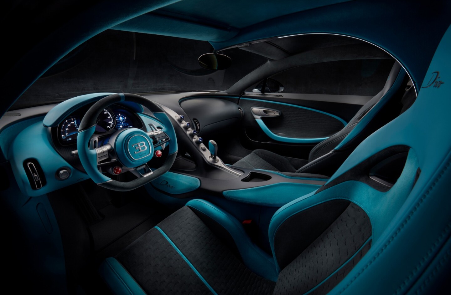 Bugatti Divo: interior is clearly designed to inspire sporty driving