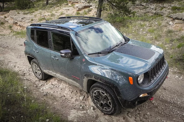 In the realm of subcompact crossovers, the Renegade Trailhawk is the only truly trail-capable vehicle on offer
