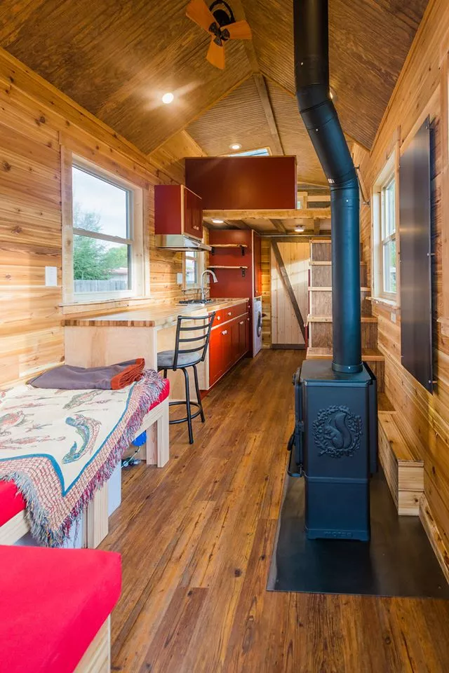 Davis's 22 ft Off-Grid Tiny Home has an integrated water tank