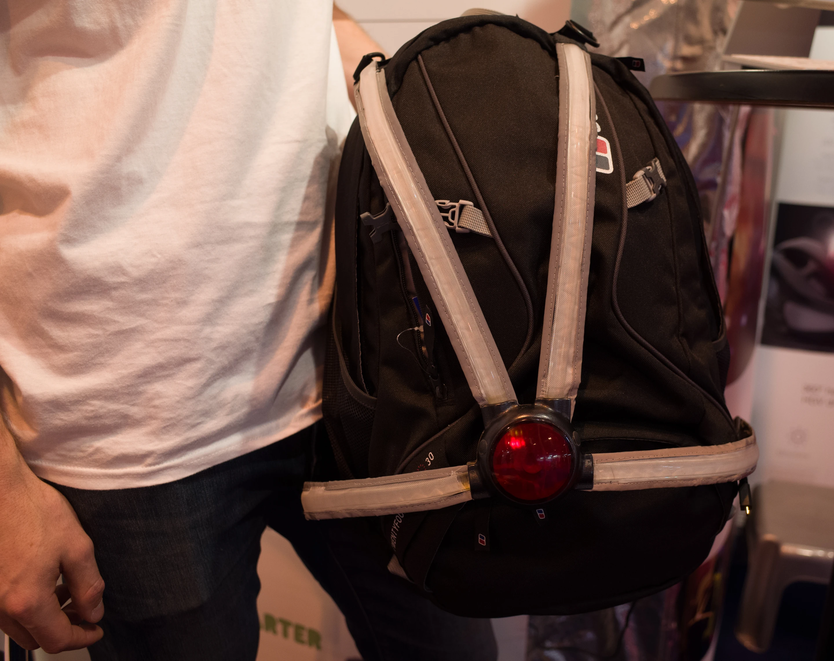 Even when turned off, the straps of the Commuter X4 are highly reflective