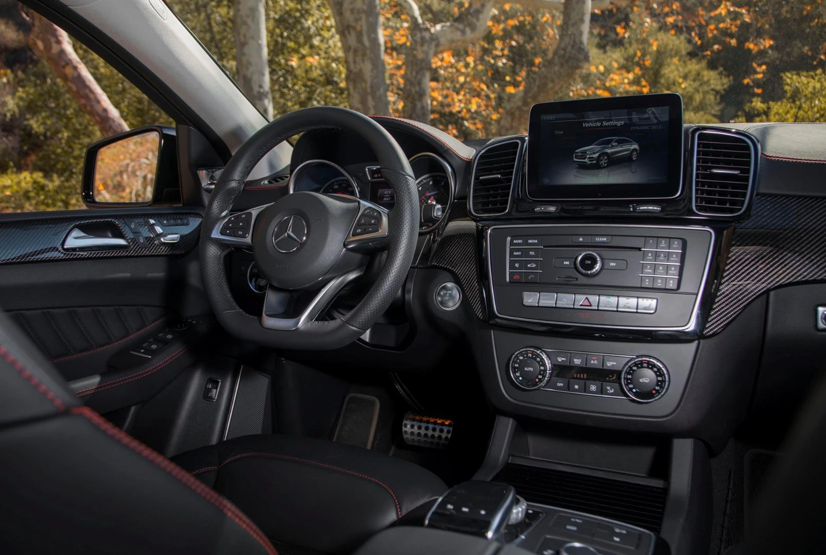 Inside the 2017 GLE43 passengers are greeted with a luxurious feel that isn’t pampering, but is instead accommodating and plush