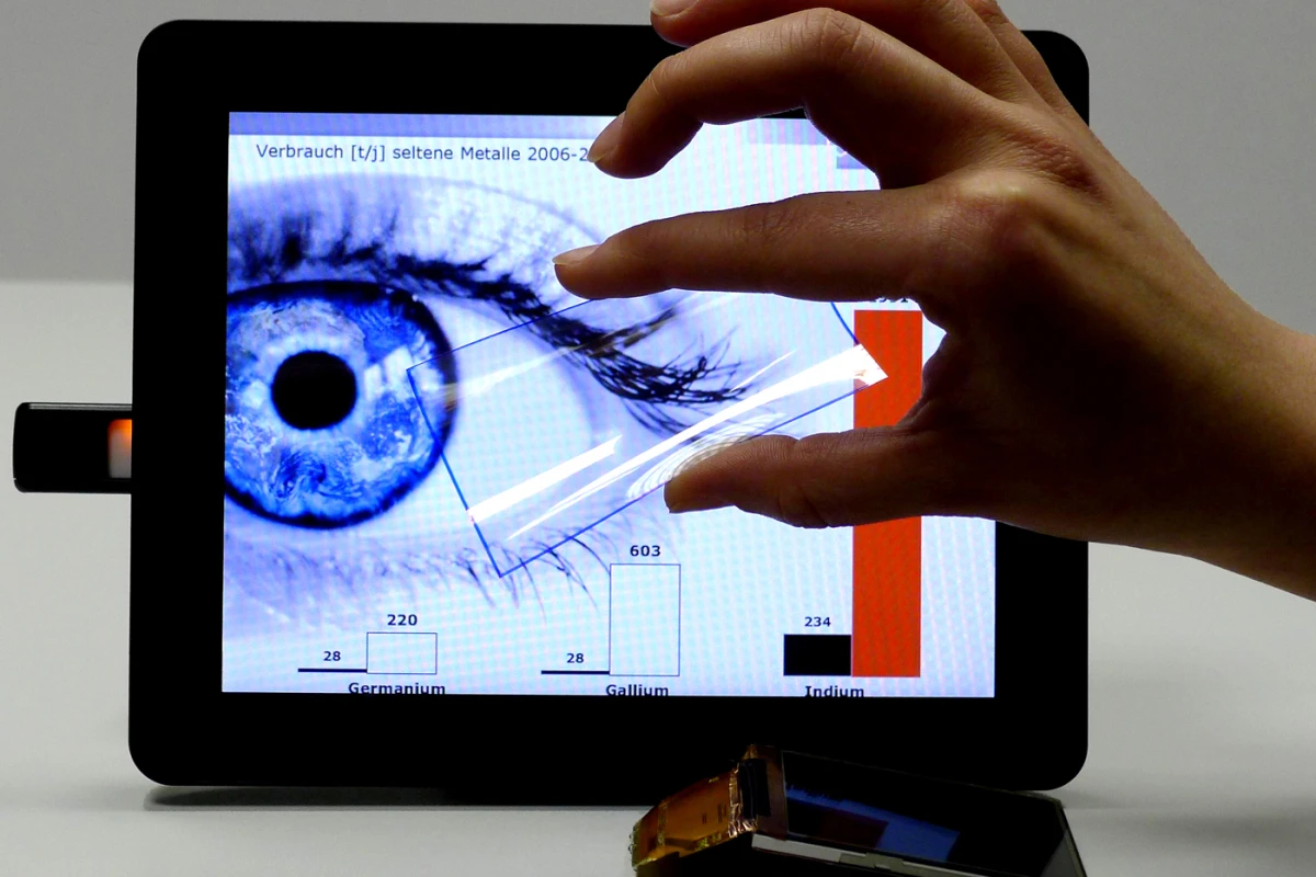 Researchers have developed touchscreens containing carbon nanotubes that can be made of low-priced renewable raw materials (Image: Fraunhofer IPA)
