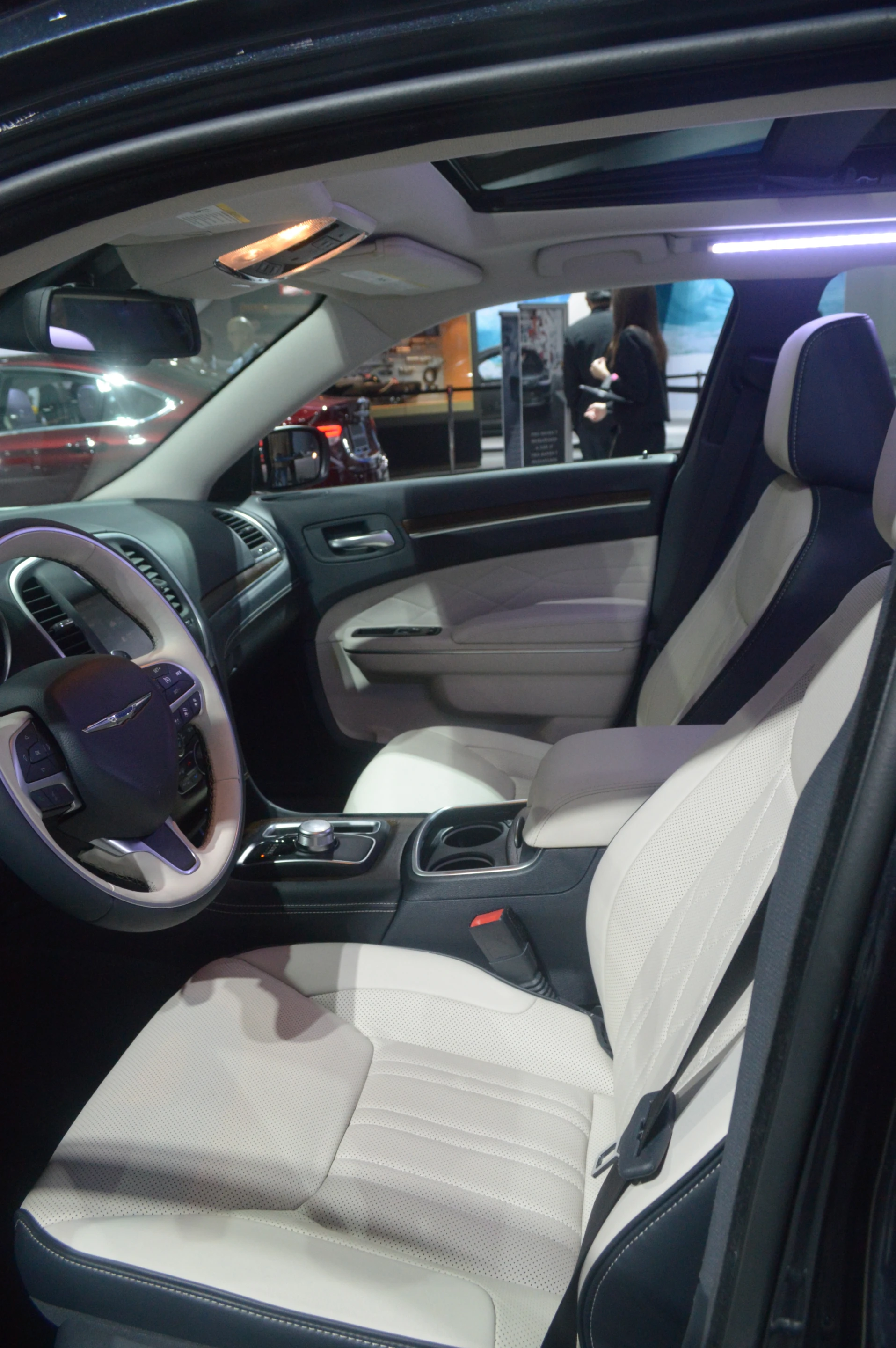 Inside the new Chrysler 300 (Photo: C.C. Weiss/Gizmag)
