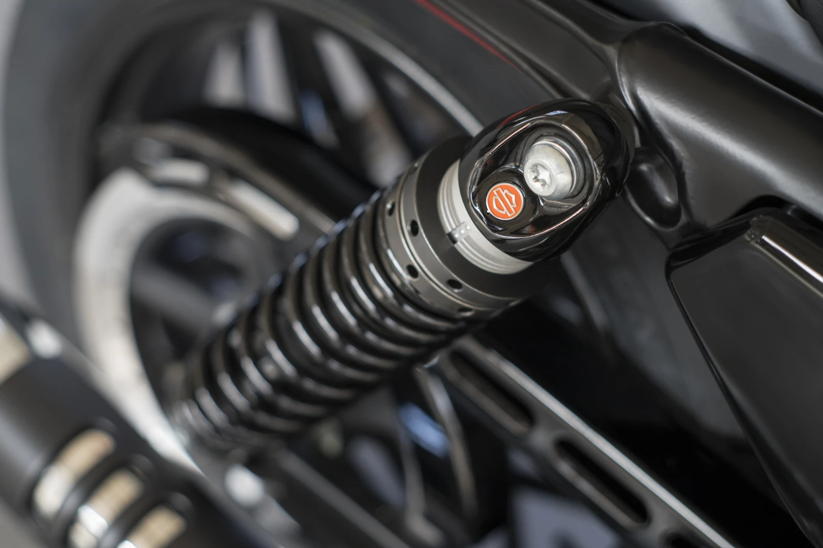 The pair of emulsion-type shocks of the 2016 Harley-Davidson Roadster are adjustable for preload
