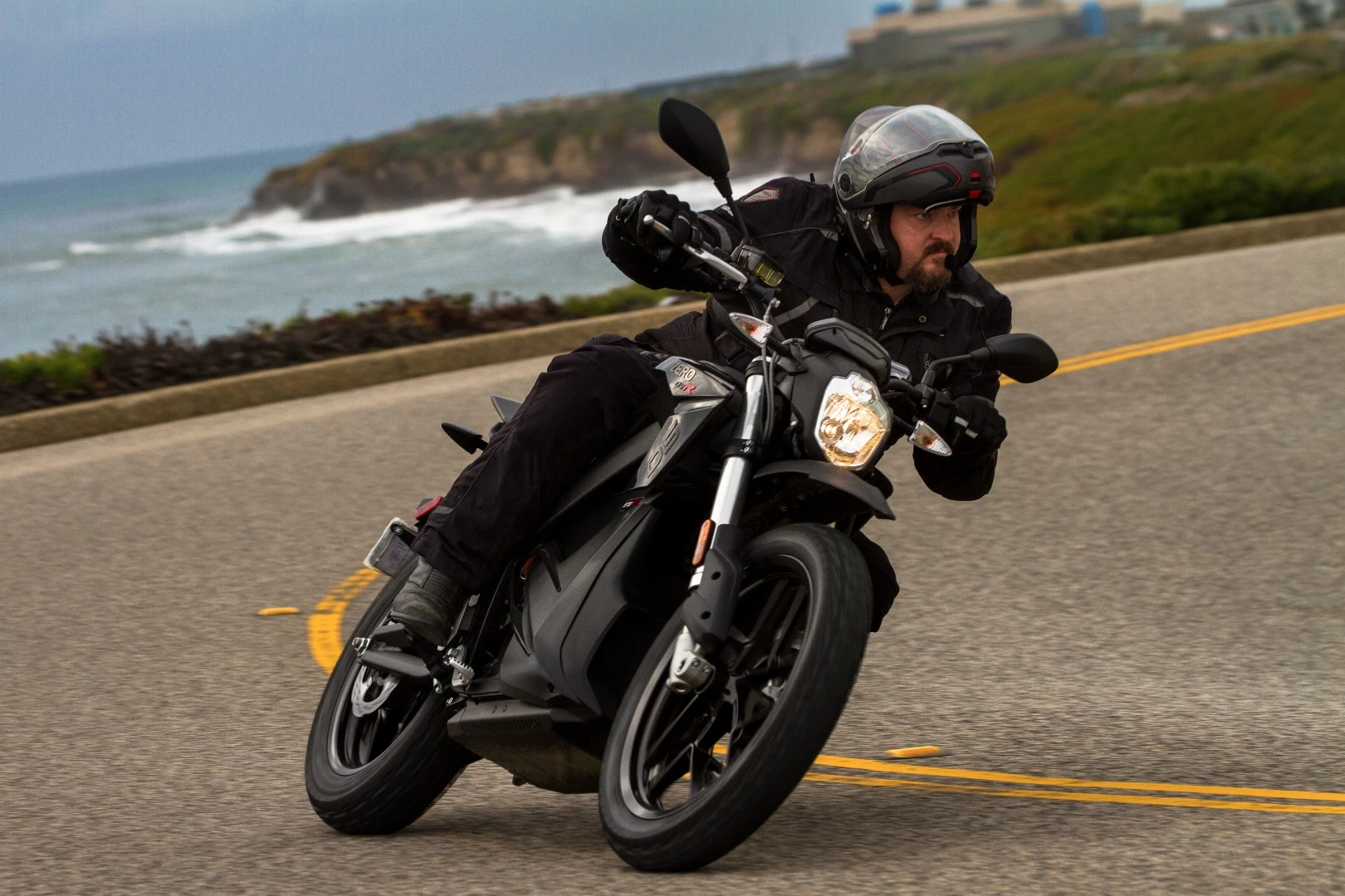 Zero Motorcycles 2016 DSR: distinguishes itself by a whirring whine as it comes out of corners