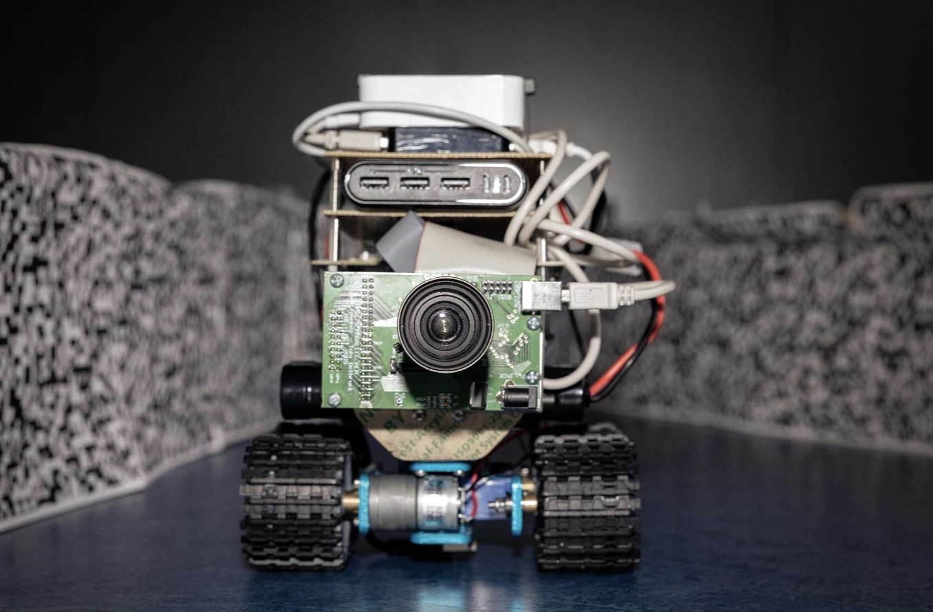 The robot, built by researcher Thorben Schoepe, centering itself during a navigation test