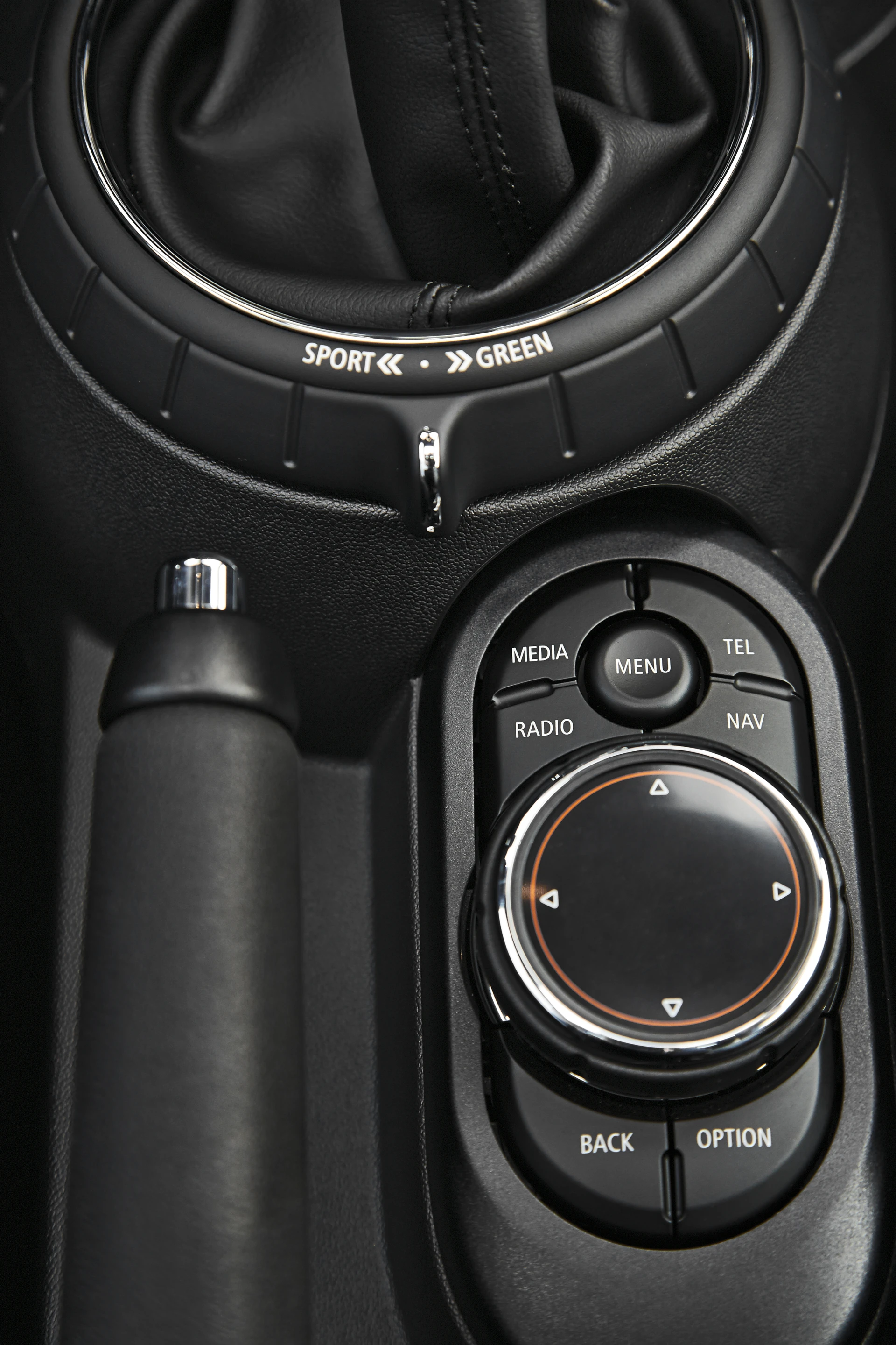 The new Mini Cooper S media controls