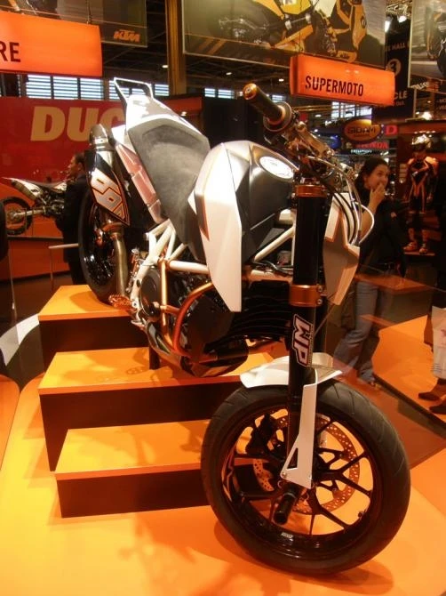 KTM's 690 Stunt @ Paris