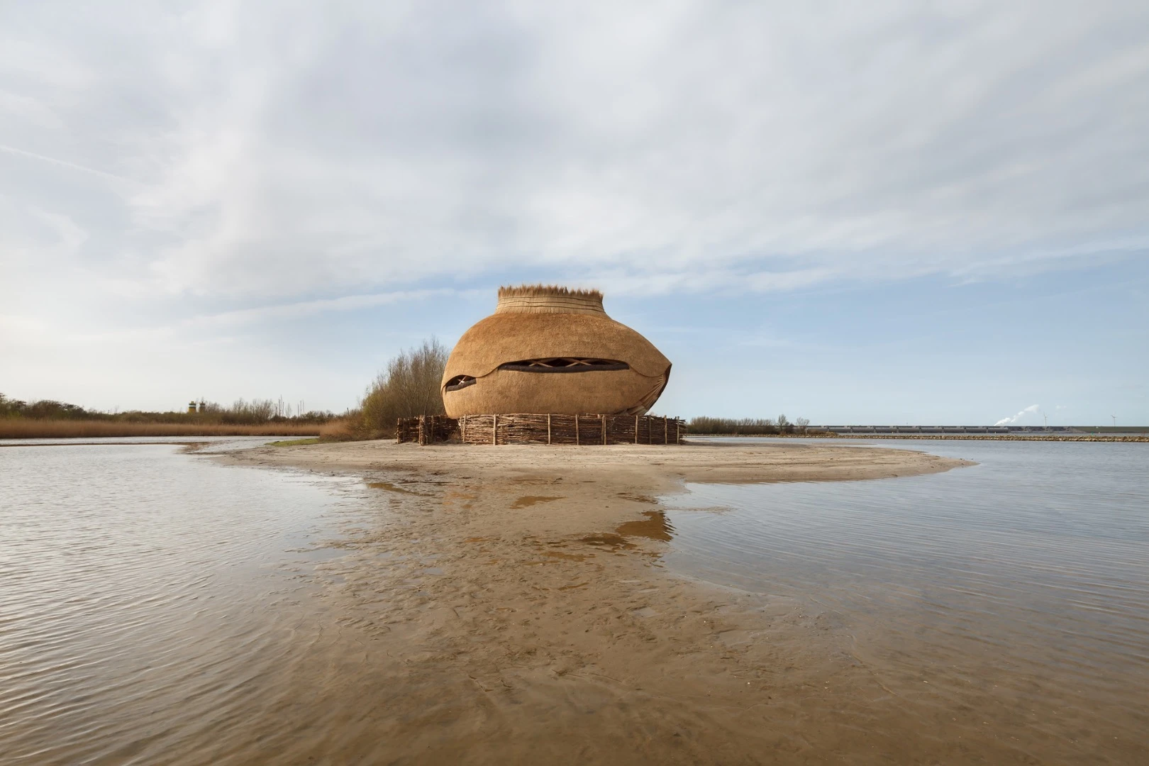 Tij was delivered by boat in roughly 400 pieces and assembled on site