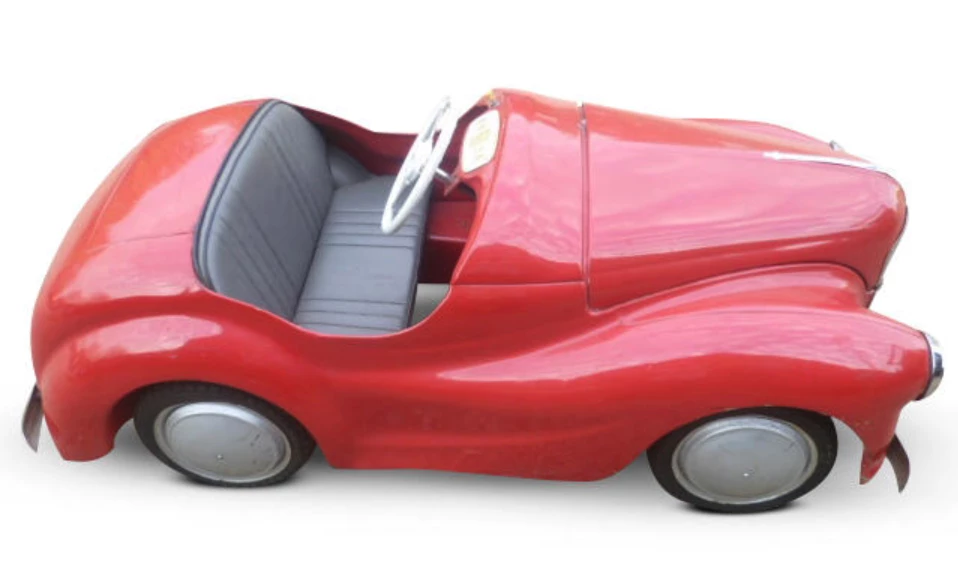 Early sixties Austin J40 pedal car | Estimate: £3,000 to £4,000 ($3,600 to $4,800)