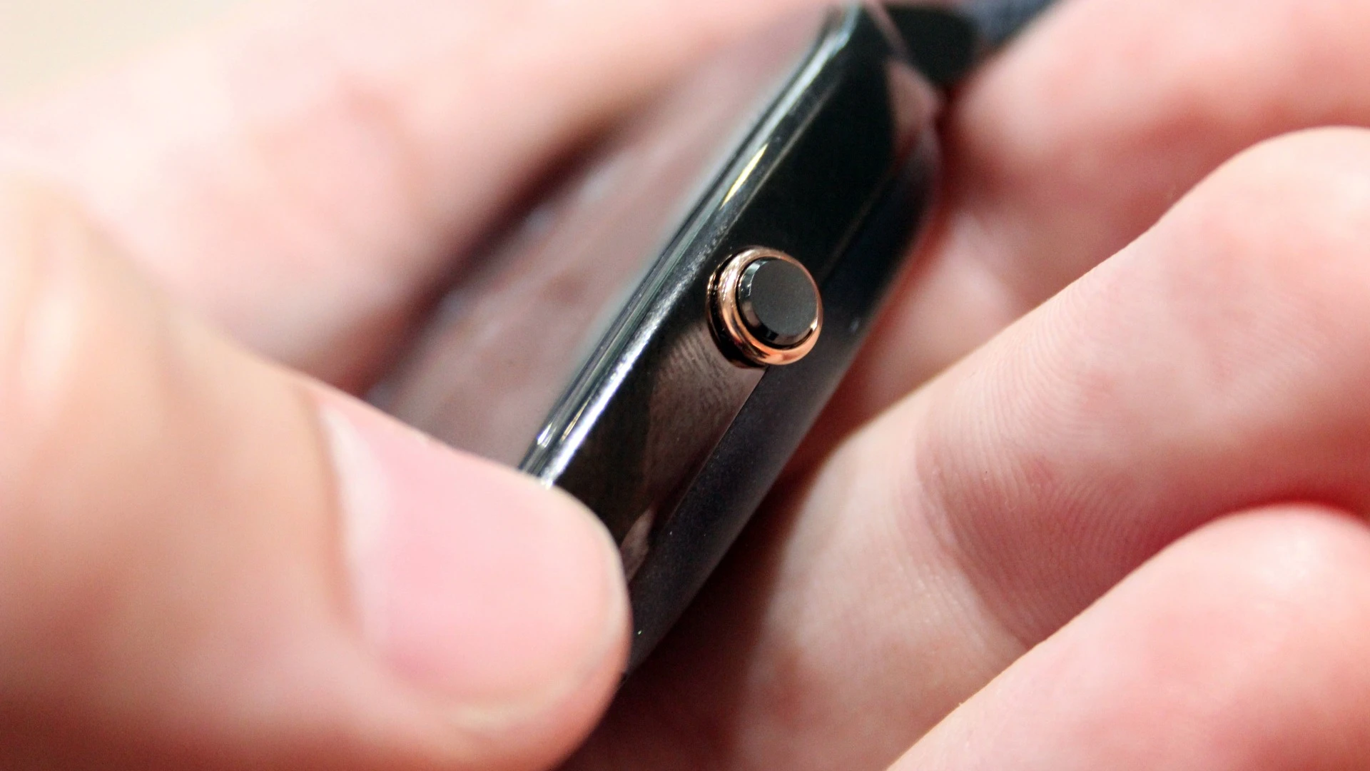 The other big change between the first and second gen watches is addition of a crown button