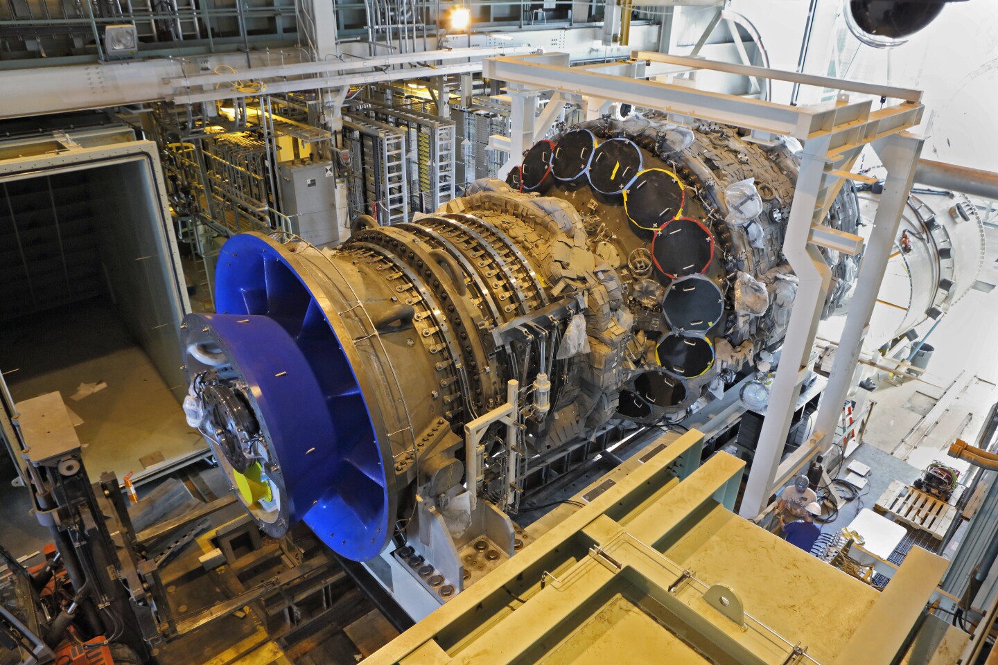 Putting the world's largest and most powerful gas turbine to the test