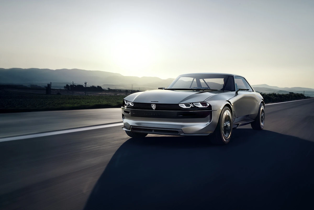 The e-Legend concept has quad-eye headlamps that also show a three-claw design if you look a little closer