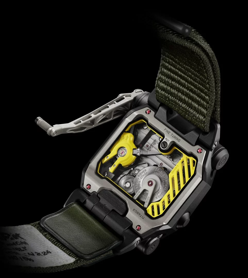 The EMC SR-71 has a NATO strap