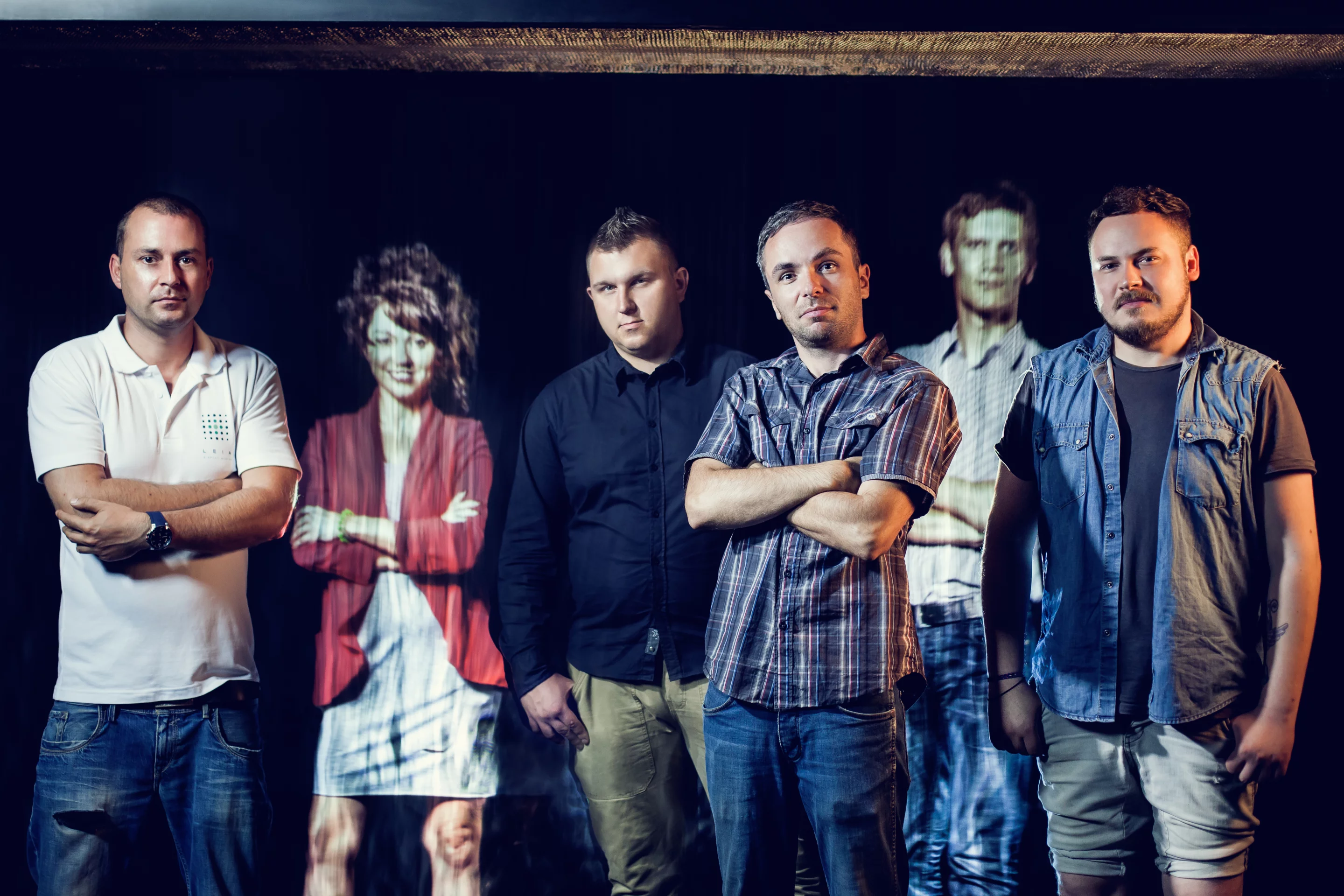 In addition, multiple LDS X-300 units can be placed together to create a massive display