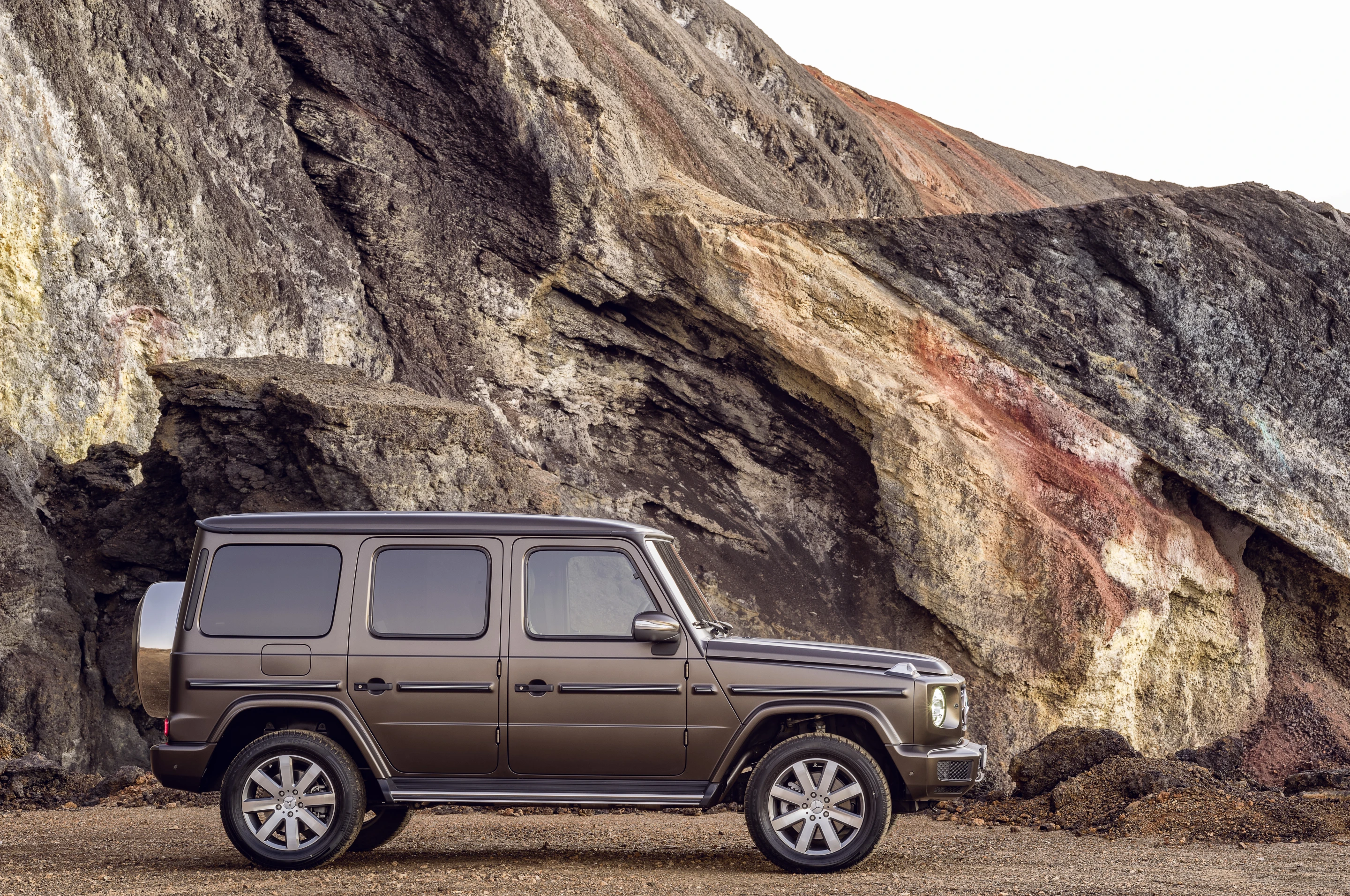 2019 Mercedes G-Class: we hope those flat, straight side windows don't end up being too reflective