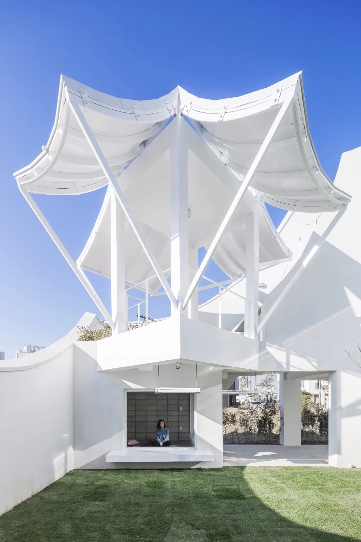 The Flying House has lots of little nooks suitable for study, though being near an airport could be quite distracting