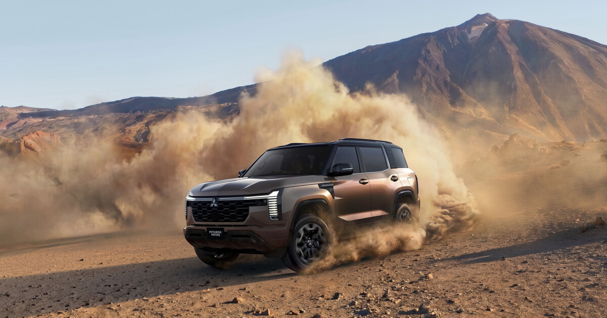 7-seat ladder-frame Mitsubishi Pajero is back to combat 4x4 status quo