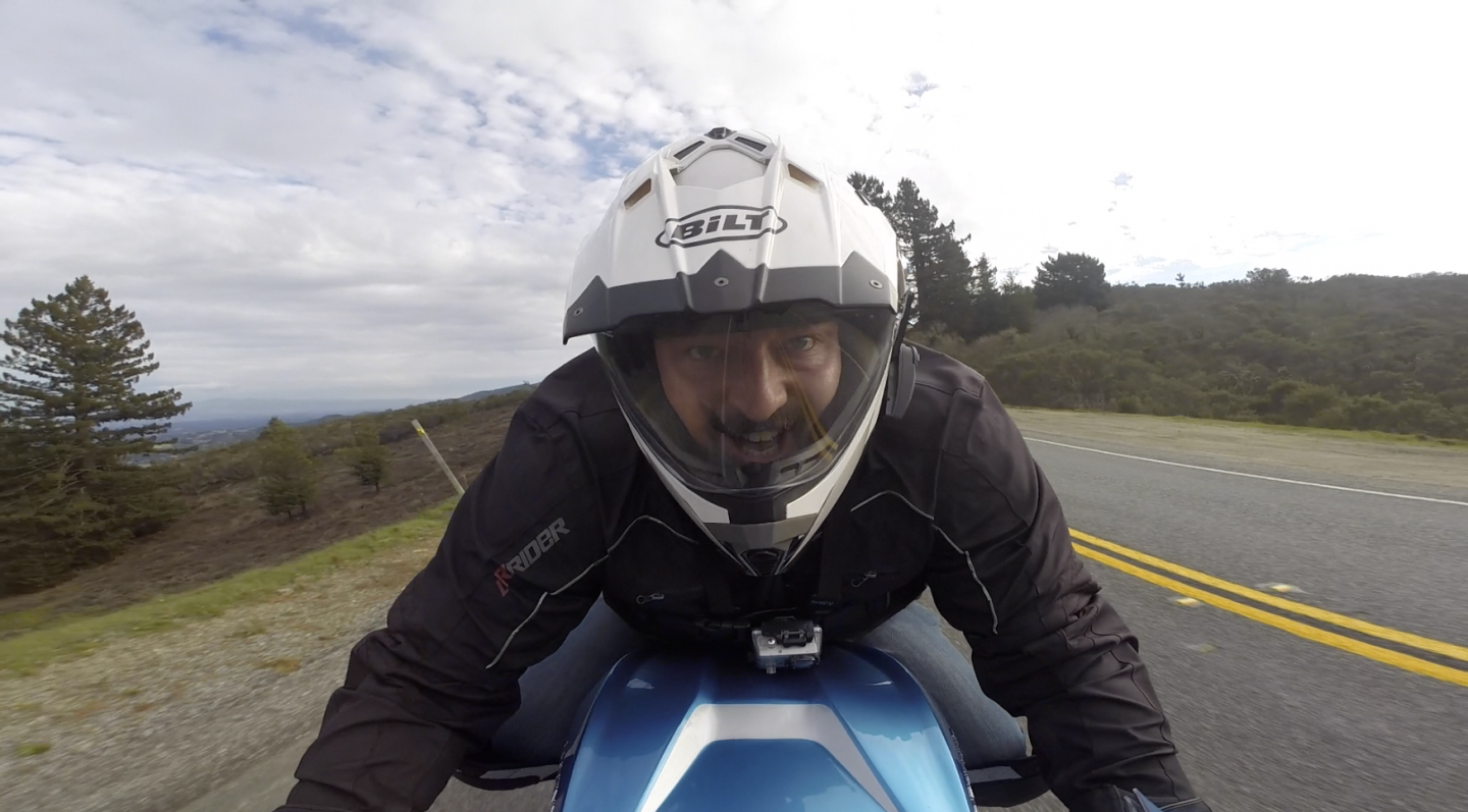 The Lightning LS-218: Loz twists one of the most fearsome throttles in the production bike world (Photo: Loz Blain/Gizmag.com)
