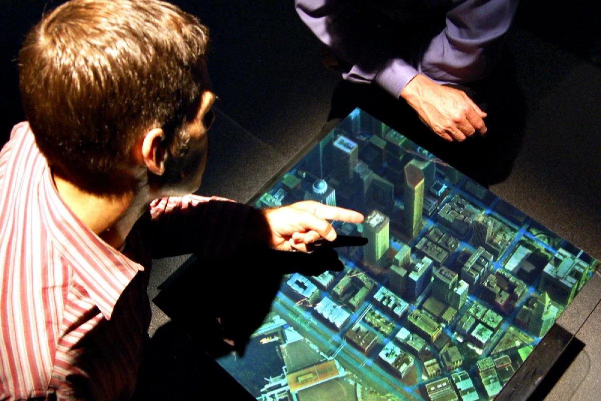 Holographic ZScape Prints enable natural (no glasses!) 3D viewing and collaboration (Image: Zebra Imaging & Parsons Brinckerhoff)