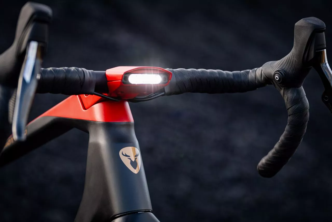 Rotwild integrates front and rear lights from Supernova into the R.R275 X design