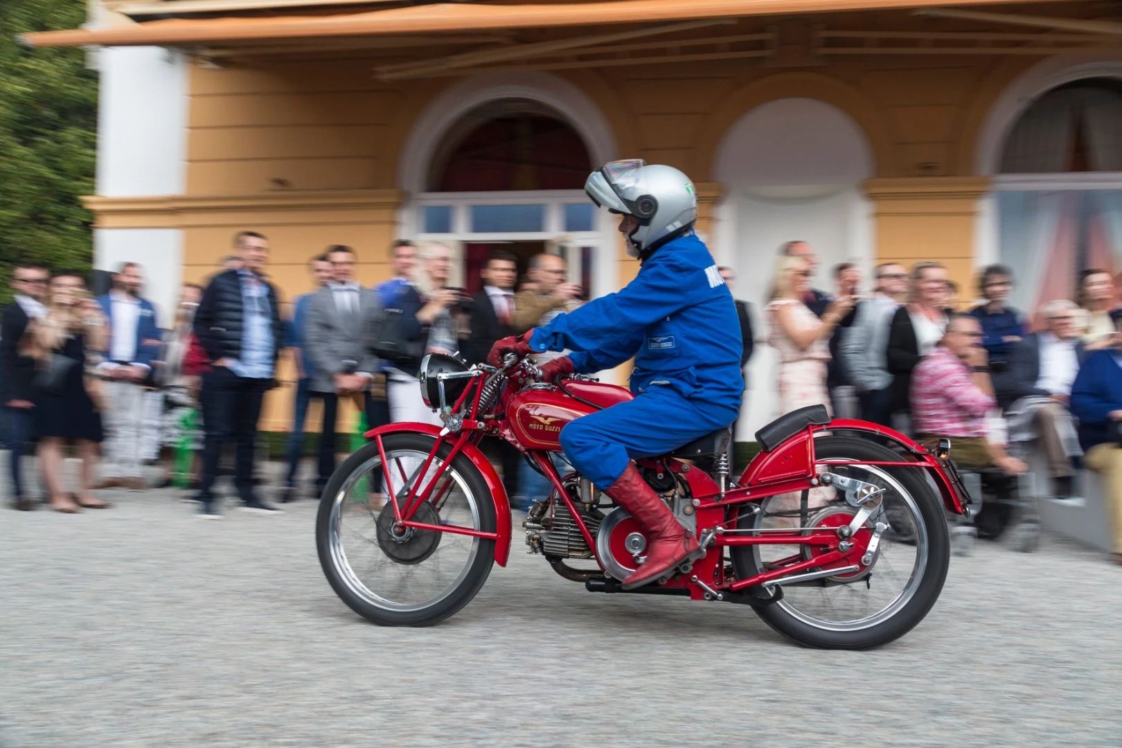 Not sure about the flip face helmet, old chap!