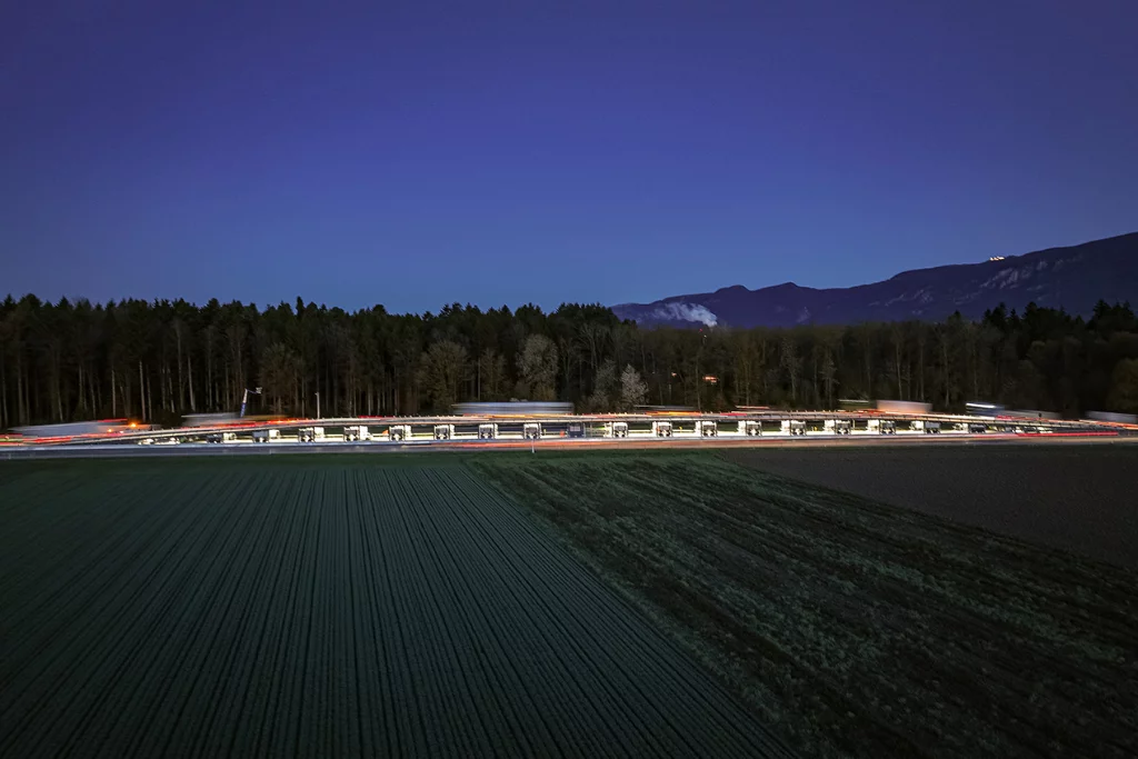 The current version of the ASTRA Bridge measures 257 m long by 7.57 m wide by 4.65 m high (843.2 by 24.8 by 15.3 ft)