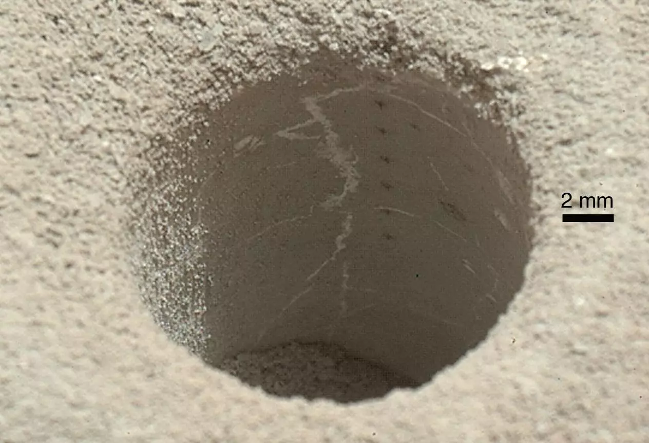 View into “John Klein” drill hole in Martian mudstone (Image: NASA/JPL-Caltech/MSSS)
