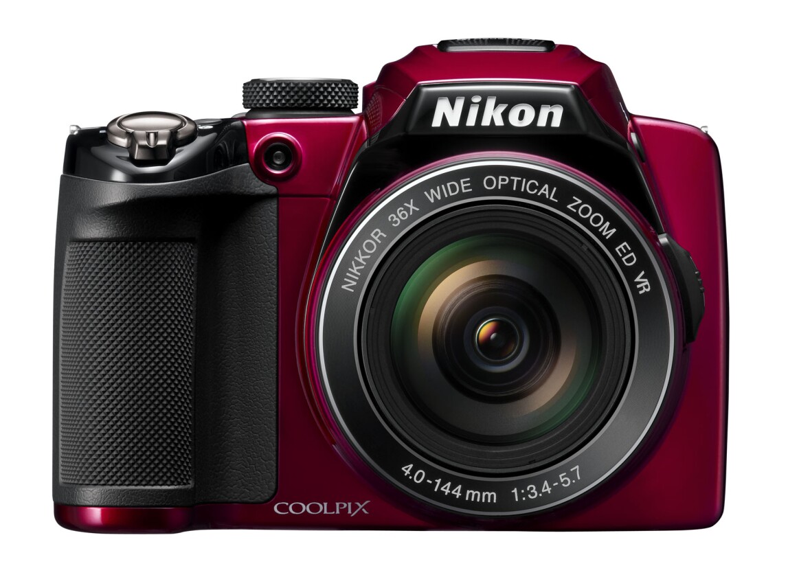 The NIKKOR ED Glass Lens gives a zoom range from wide-angle 22.5mm to 810mm ultra-telephoto